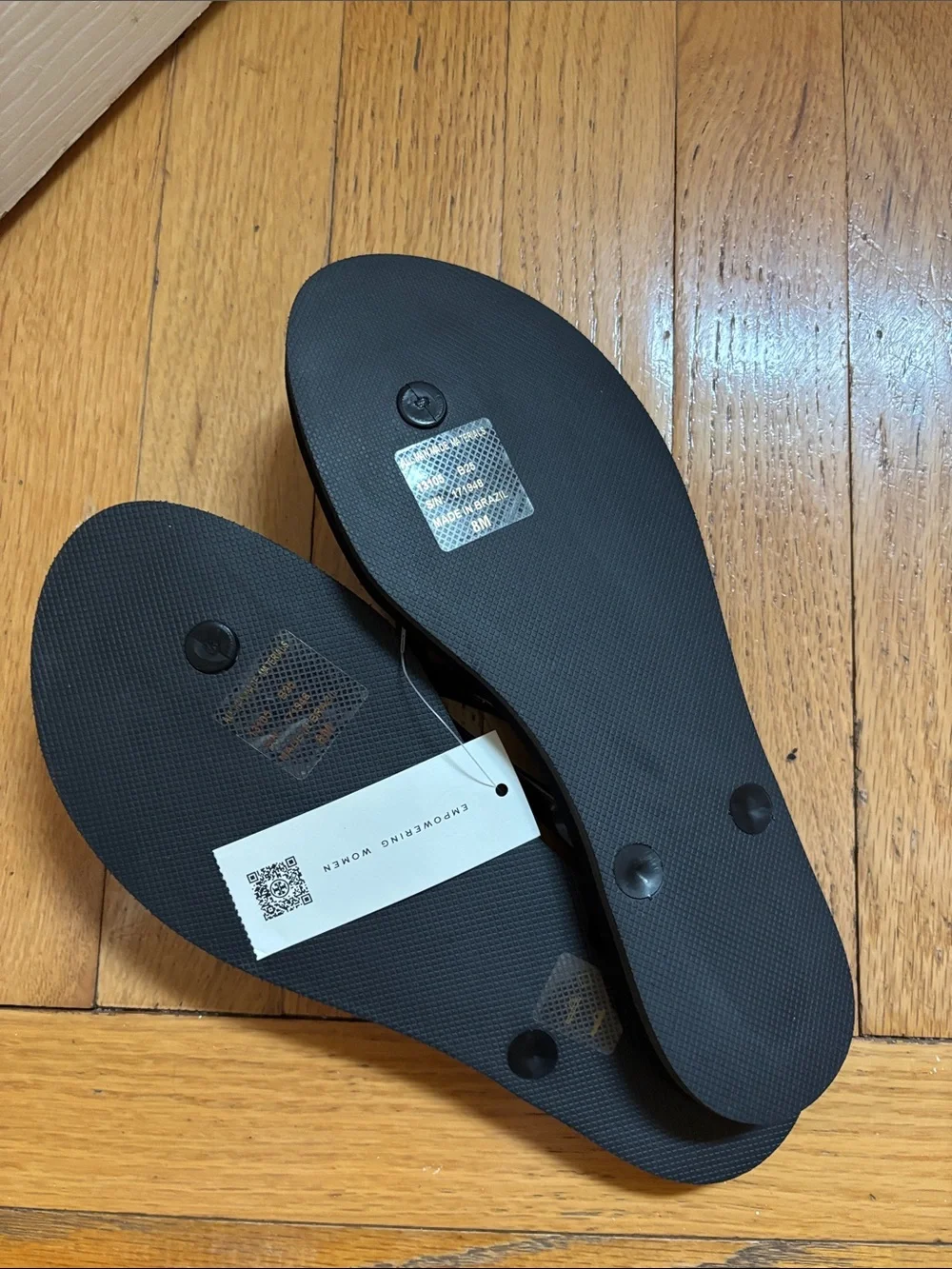 Tory Burch Black Chelsea  Logo-Patterned Flip Flops nwt 8